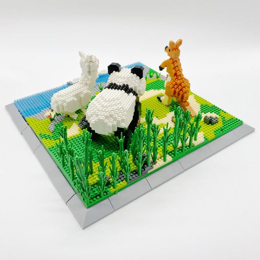 Panda kangoeroe en alpaca op het gras | Bouwpakket